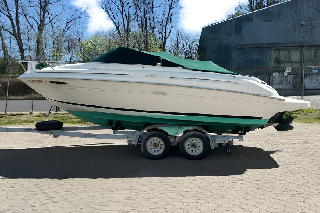 <a class="fl-button" target="_blank" href="https://trentonmarinecenter.com/wp-content/uploads/2026/06/2000_SeaRay_215_Express_Cruiser_13995-6.25.pdf">View Details ></a>